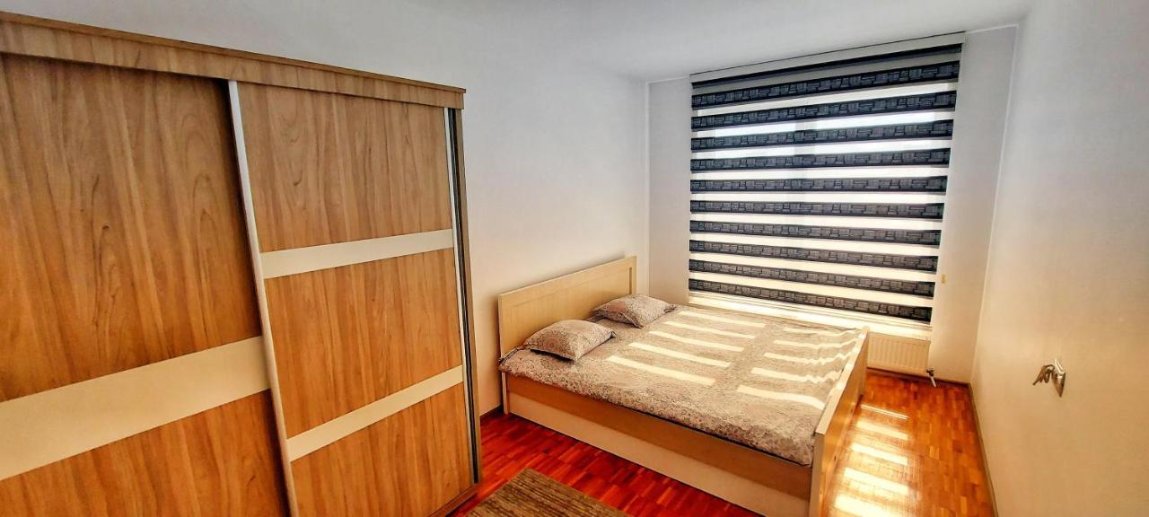 Sunflower Apartments Pristina Exterior photo